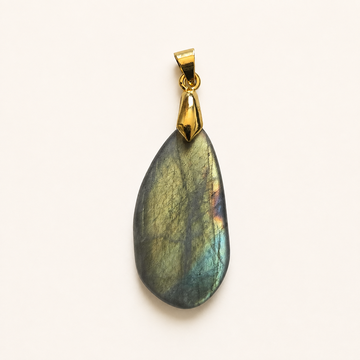 🔮 Pendentif en Labradorite – Protection et Énergie Mystique