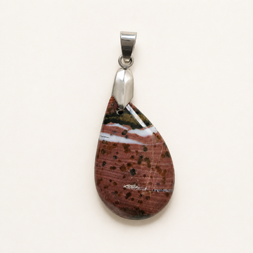 Pendentif en Jaspe Rouge – Force, Vitalité et Équilibre