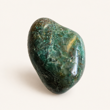 Galet d’Apatite Verte – Vitalité et expression